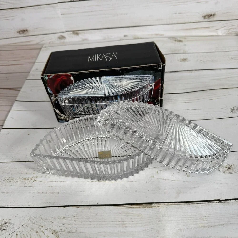 Mikasa Diamond Fire Crystal Glass‎ Covered Trinket Box Leaf Shape WY247/930
